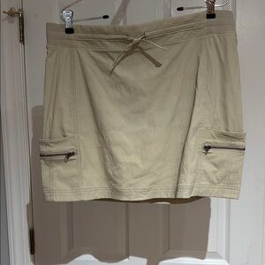 Athleta Beige Casual Skort with Pockets Size 16 EUC